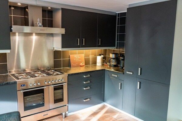 Keuken - Gemeubileerde bungalow met tuin in Sint Maartenszee (4)