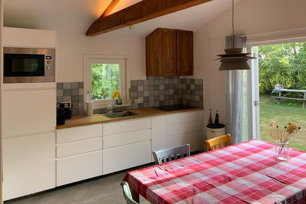 Keuken - Gerenoveerde bungalow met tuin voor gezinnen in Sint Maartenszee (5)