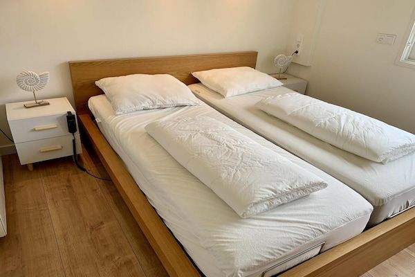Slaapkamer - Bungalow voor 4 personen met terras op het zuiden in Sint Maartenszee (3)
