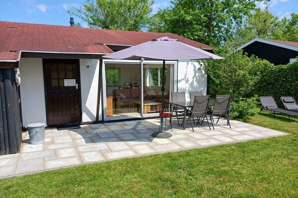 Buitenkant - Comfortabele vakantiebungalow voor 4 personen in Sint Maartenszee (1)