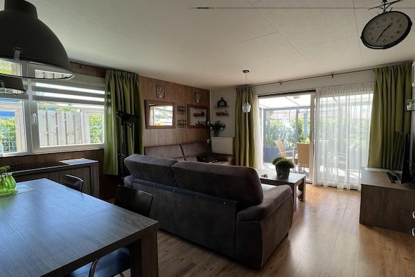 Woonkamer - Vakantiehuis voor 4 personen op Sint Maartenszee in Sint Maartenszee (2)