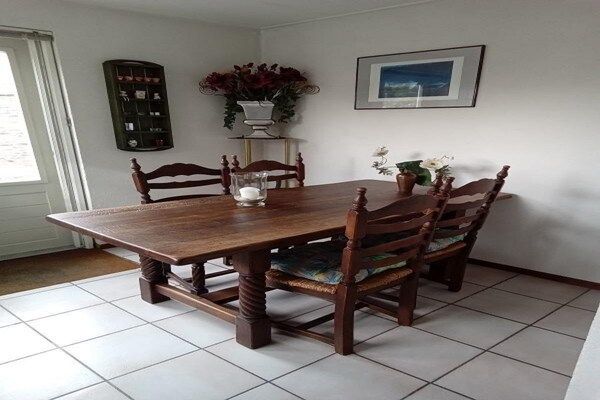 Eetkamer - Vakantiehuis vlakbij centrum Petten in Petten (4)