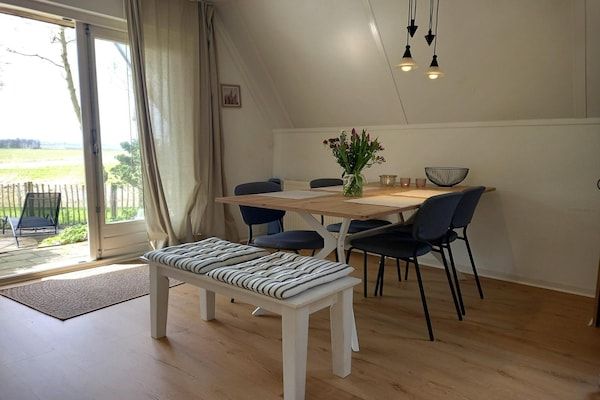 Eetkamer - 3 slaapkamers, 6 persoons, geschikt voor een familievakantie! in Burgerbrug (2)