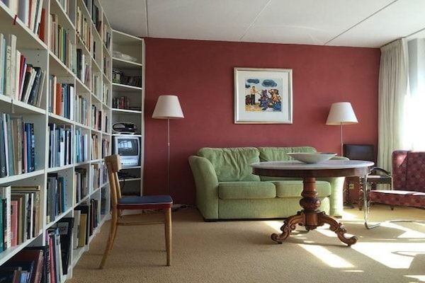 Woonkamer - Appartement met duinzicht van Petten in Petten (1)