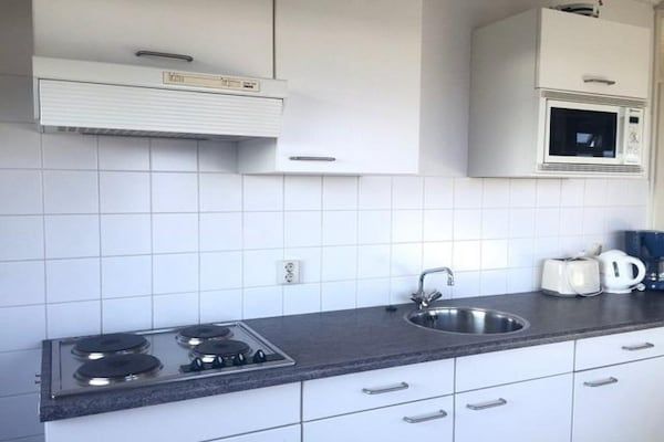 Keuken - Appartement met duinzicht van Petten in Petten (2)