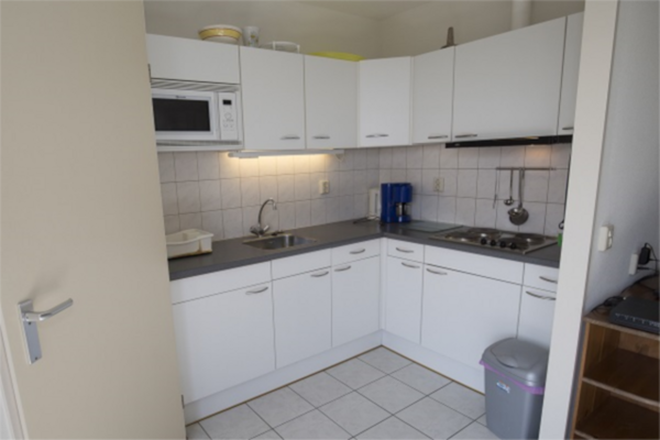 Keuken - Gemeubileerd appartement aan de duinen in Sint Maartenszee (5)