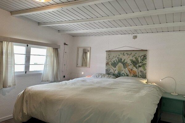 Slaapkamer - Gemeubileerd chalet in Sint Maartenszee in Sint Maartenszee (4)