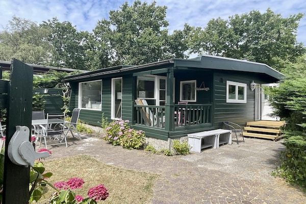 Buitenkant - Gemeubileerd chalet in Sint Maartenszee in Sint Maartenszee (1)