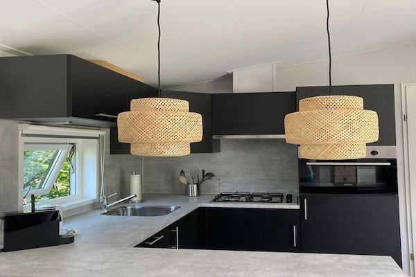 Keuken - Modern chalet met tuin en terras in Sint Maartenszee (4)