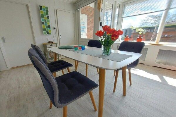 Eetkamer - Vakantieoord in Sint Maartenszee in Sint Maartenszee (5)