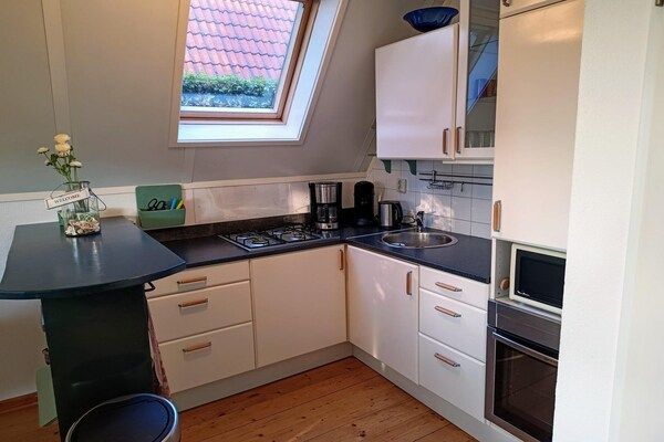 Keuken - Gezellig vakantiehuis in Sint Maartenszee in Sint Maartenszee (3)
