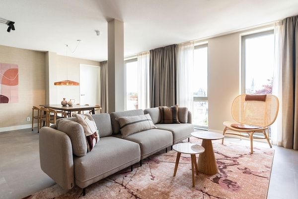 Woonkamer - Ruim appartement in Den Haag met uitzicht in Den Haag (1)