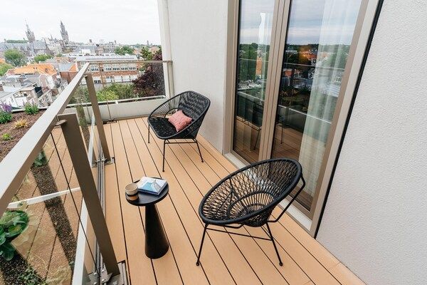 Terras - Ruim appartement in Den Haag met uitzicht in Den Haag (5)