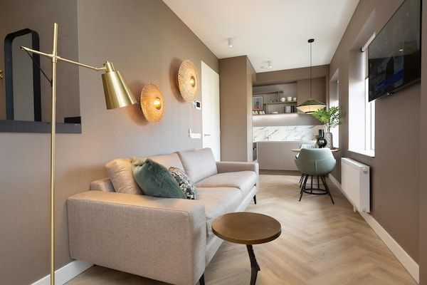 Woonkamer - Gezellig en budgetvriendelijk studio-appartement. in Den Haag (2)