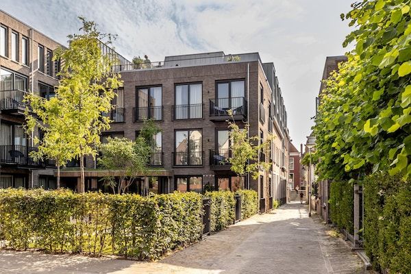 Buitenkant - Ruim appartement retraite in Delft (1)