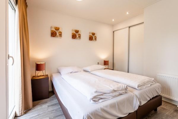 Slaapkamer - Vakantiehuis met gashaard & badkamer in Bemelen (4)
