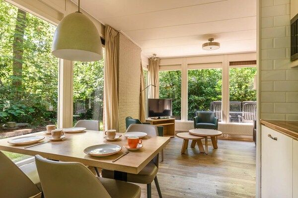 Eetkamer - Bosbungalow voor 4 personen op de Veluwe in Putten (2)