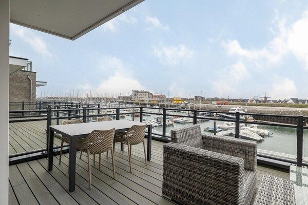 Terras - Appartement in Zeeland bij Oosterschelde in Sint-Annaland (5)