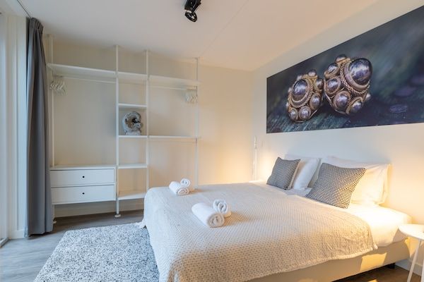 Slaapkamer - Appartement in Zeeland bij Oosterschelde in Sint-Annaland (3)