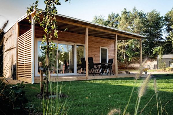 Terras - Designer Forest Chalet voor 4 gasten in Belfeld (5)