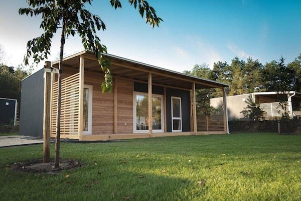 Buitenkant - Designer Forest Chalet voor 4 gasten in Belfeld (1)