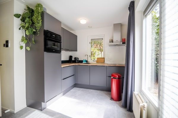 Keuken - Bosvilla in Markelo met Zonnige Tuin in Markelo (5)