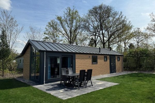 Buitenkant - Chalet in Hengelo bij natuurgebieden in Hengelo (1)