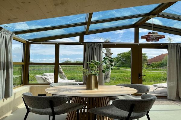 Woonkamer - Groepsaccommodatie voor 36 gasten in Scherpenzeel (FR) (5)