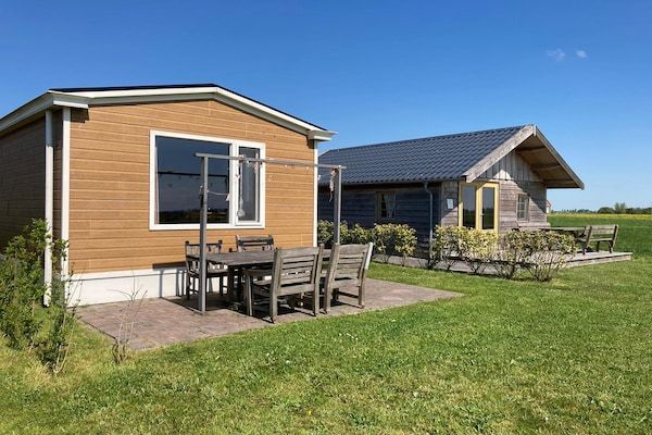 Buitenkant - Huisjes in Friesland met Boerderijbeleving in Tjerkgaast (1)