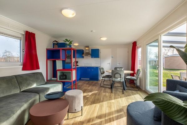 Woonkamer - Villa in Burgh-Haamstede met tuin in Burgh-Haamstede (2)