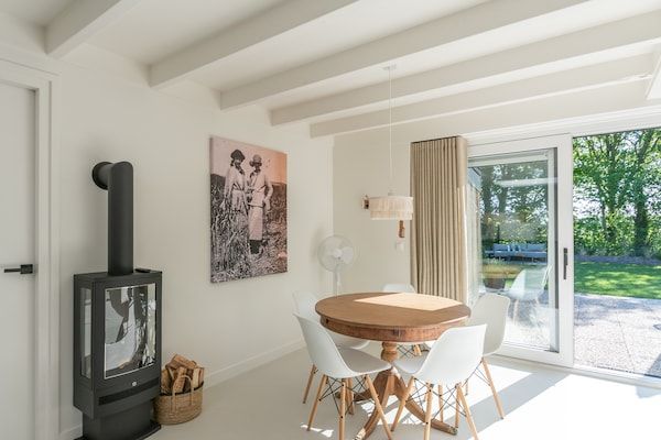 Eetkamer - Bungalow in Nederland bij Strand in Sint Maartenszee (3)