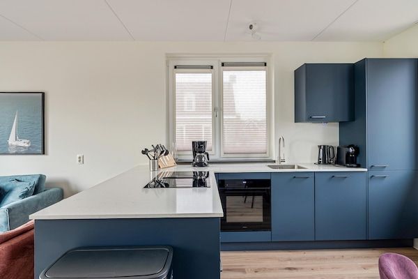 Keuken - Vakantiehuis in Medemblik met eigen aanlegsteiger in PS Opperdoes (2)