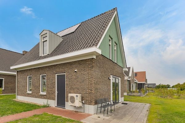 Buitenkant - Vakantiehuis in Medemblik met eigen steiger in PS Opperdoes (1)