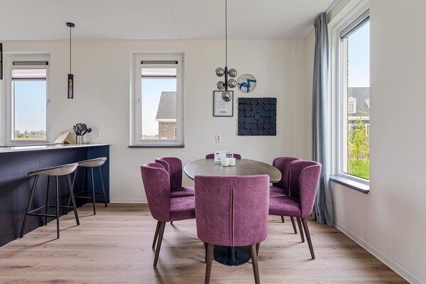 Eetkamer - Vakantiehuis in Medemblik bij IJsselmeer in PS Opperdoes (2)