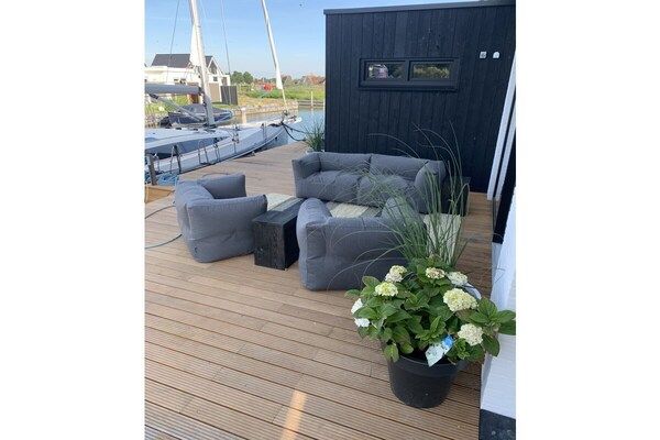 Untagged - aan het water in Friesland (NI) in Stavoren (4)