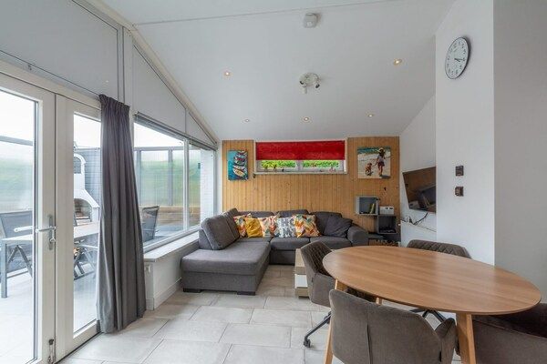 Woonkamer - Vakantiehuis in Sint Maartenszee in Sint Maartenszee (2)