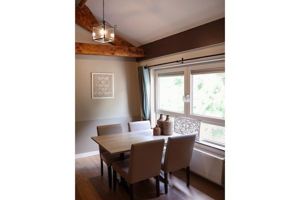 Eetkamer - Romantisch appartement op de begane grond in Valkenburg in Valkenburg (3)