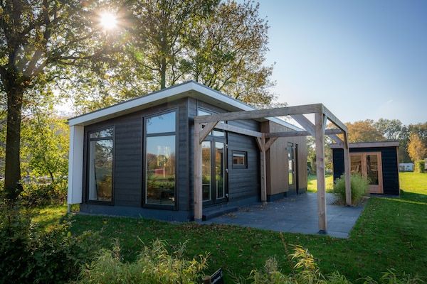 Buitenkant - Luxe vakantiewoning omringd door in Sint Nicolaasga (3)