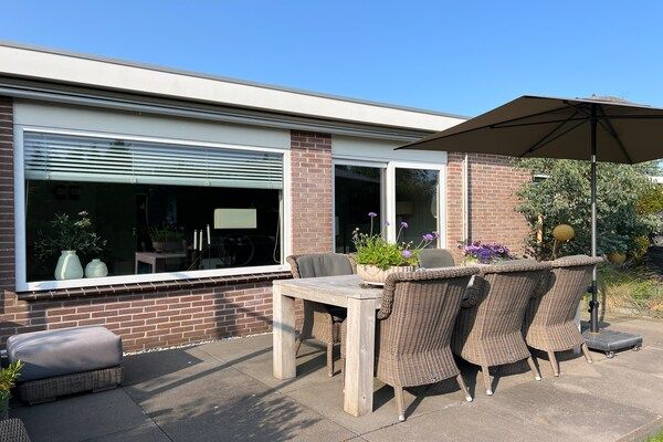 Terras - Prachtig landhuis voor 6 personen in Sint Maartensvlotbrug (1)