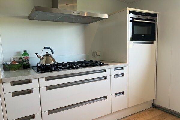 Keuken - Prachtig landhuis voor 6 personen in Sint Maartensvlotbrug (4)