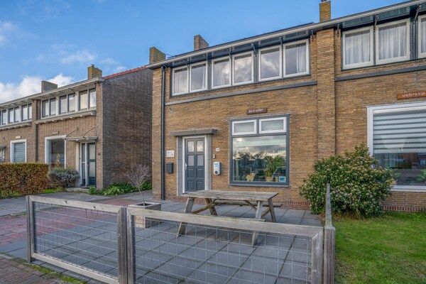 Buitenkant - Modern ingericht vakantiehuis voor 5 personen in De Koog in De Koog (2)