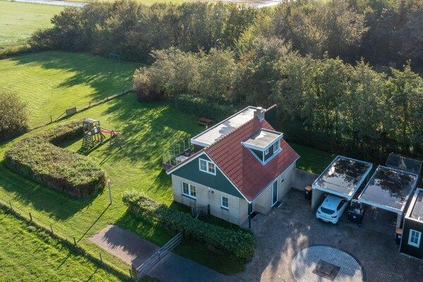 Buitenkant - Sfeervol ingericht vakantiehuis in De Koog (3)