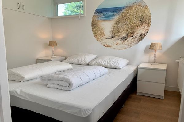 Slaapkamer - Stijlvol kustretraite in Sint Maartenszee in Sint Maartenszee (5)