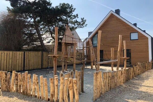 Buitenkant - 5-persoons lodge met privébalkon in Zoutelande (1)