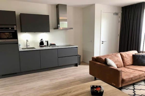 Keuken - Prachtige lodge geschikt voor 2 personen. in Zoutelande (4)