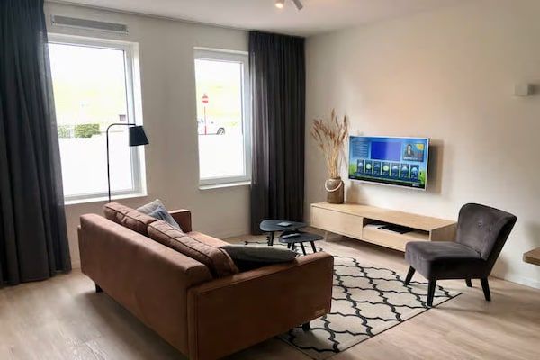 Woonkamer - Prachtige lodge geschikt voor 2 personen. in Zoutelande (2)