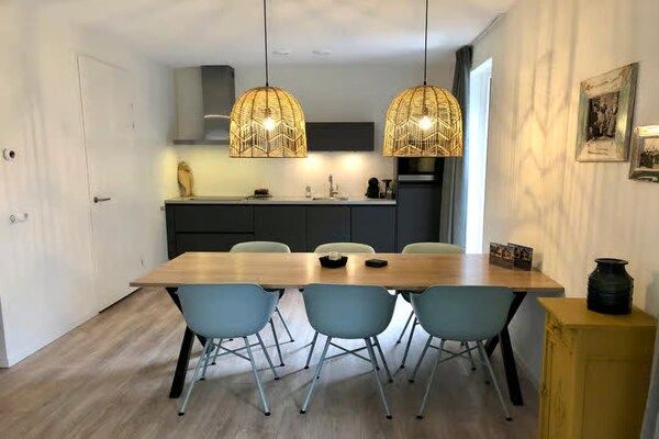 Keuken - Prachtige lodge voor 5 personen vlakbij het strand in Zoutelande (4)