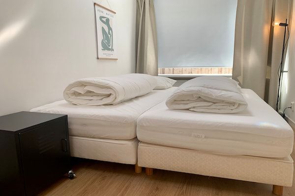 Slaapkamer - Vakantiehuis in Petten vlakbij het strand in Sint Maartenszee (4)
