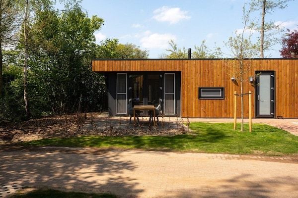 Buitenkant - Charmante eikenlodge vlakbij Holterberg in Rijssen (1)
