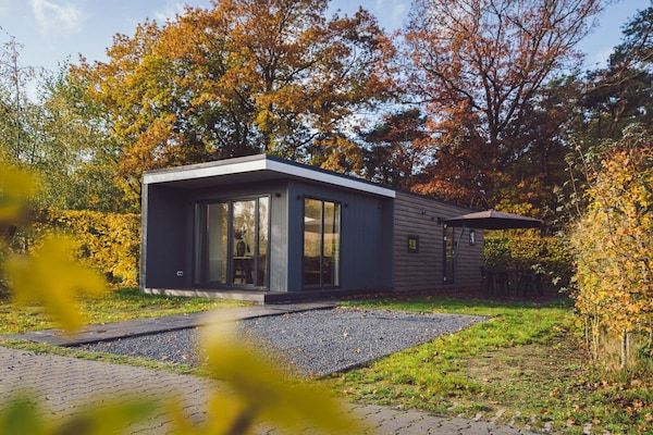 Buitenkant - Moderne cottage met houten jacuzzi in Rijssen (1)
